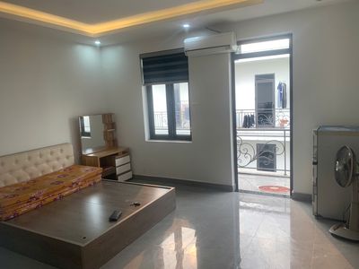 Cho thuê căn hộ đẹp, có ban công, ô tô đỗ thoải mái Quán Nam