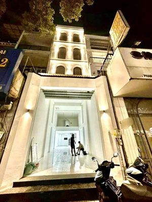 SIÊU PHẨM - 33B Trần Quang Diệu.P14.Q3 - SÀN SUỐT - DTSD 350m2