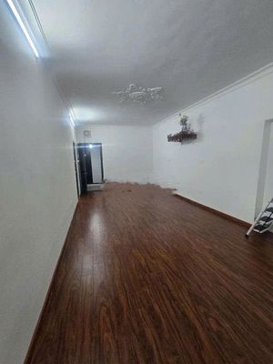 Cho thuê căn hộ 2 phòng ngủ, tầng 2, tập thể Nguyễn Công Trứ, 70m2