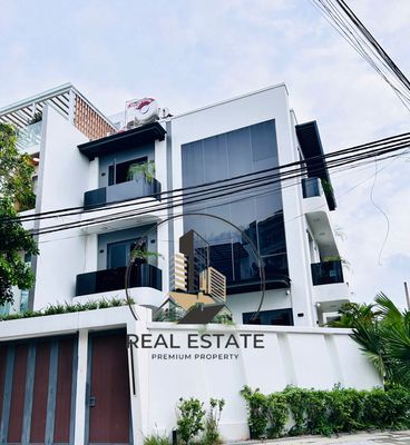 NHÀ GÓC 2 MẶT TIỀN GẦN KHU K300 DIỆN TÍCH: 10X18M TRỆT 2 LẦU CHO THUÊ