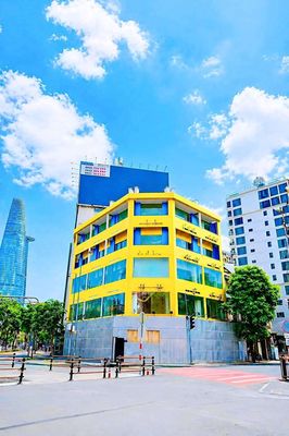 Vòng Xoay chợ Bến Thành Ngang 30m 1500m2