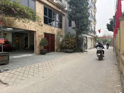 cho thuê tầng 2 Toà văn phòng  gần bệnh viện, chợ trường học