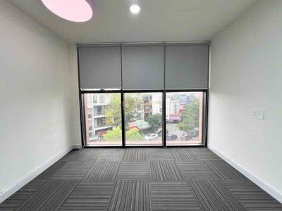 CHO THUÊ VĂN PHÒNG RỘNG, căn góc view thoáng, 56m2 có ngăn phòng họp