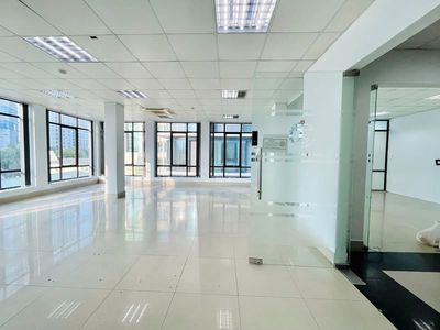 Cho thuê văn phòng 115m2 Trần Quang Diệu giá chỉ 18tr trần cao lô góc