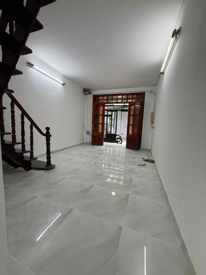 nhà mới cho thuê 4pn.2wc. có sân để xe