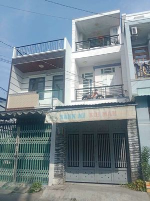 Cho thuê nhà 3 tầng mặt tiền đường trương phước phan