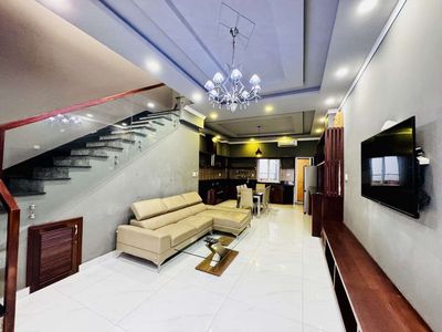 NHÀ LIỀN KỀ 4PN 5WC - 3 TẦNG - PARK RIVERSIDE LIÊN PHƯỜNG Q9