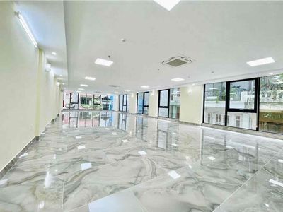 Cho thuê văn phòng tại Hoàng Cầu 225m2 giá 48t sàn cực đẹp