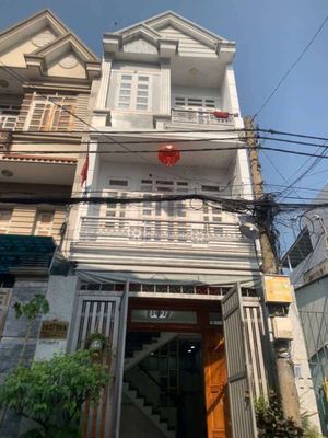 nhà trệt 2 lầu 4pn 3 vs hẻm xe tải 