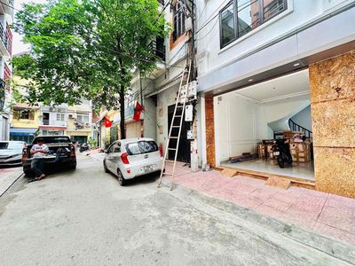 NHÀ PHÂN LÔ KĐT SỐNG HOÀNG – VỈA HÈ Ô TÔ ĐỖ NGÀY ĐÊM – GARA RIÊNG !!!!