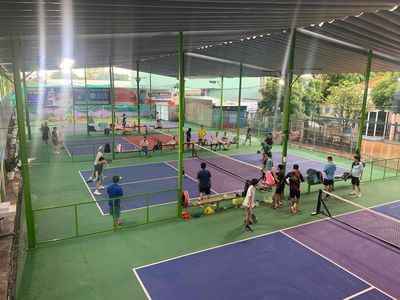 Sang nhượng tổ hợp 900m2 gồm sân pickleball, cafe và quán ăn