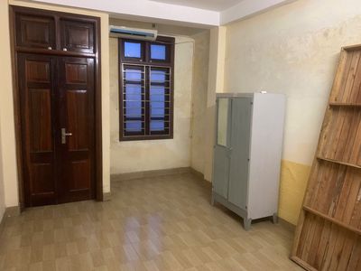 Nhượng chdv phố giải phóng 6pn giá 9tr