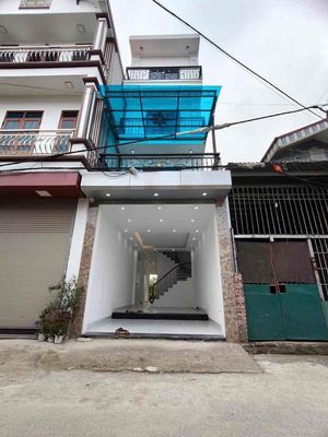 Nhà Phượng Cách 42m2 Đơn Lập 4 tầng Ô tô đỗ cổng giá 3 tỷ 9