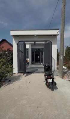 BÁN GẤP CĂN NHÀ CẤP 4 ĐÃ HOÀN CÔNG HƠN 100m2