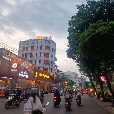 Mặt Tiền Tô Ký 18x25 gần chung cư