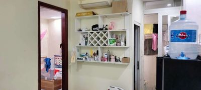 cho thuê nhà chùa láng dt 40m tầng 5 , đấy đủ đồ. giá 6 triệu