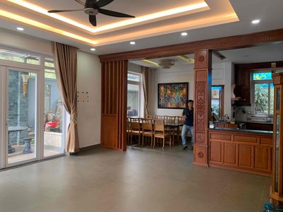 Cho thuê căn biệt thự Góc 2 Mặt tiền KDC Khang Điền, DT: 160m2/24 Tr