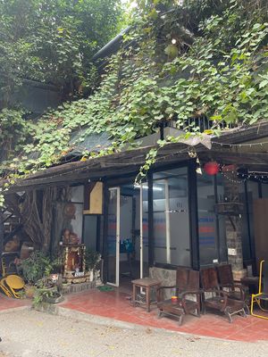 Cho thuê mặt bằng khu Hoàng Quốc Việt, 40m2, có gác. Giá 9 triệu.