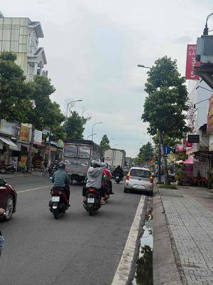 CHO THUÊ NHÀ MẶT TIỀN LÊ THỊ HÀ