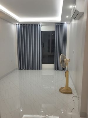 Chính chủ cho thuê nhà làm văn phòng, tầng 1, 2.nhà mới, có thằng máy 