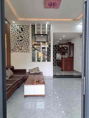 cho thuê nhà 3 tầng hòa xuân. sát đường nguyễn phước lan