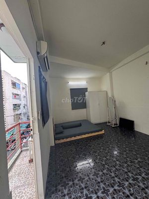 Phòng ban công mặt tiền đường full nội thất giá chỉ 4tr2