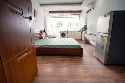 Cho thuê căn hộ ban công - máy giặt riêng mặt tiền Trường Sa Q3