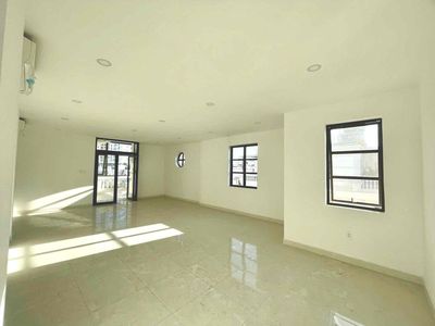 VĂN PHÒNG SÀN SUỐT 100M2 CÓ THANG MÁY