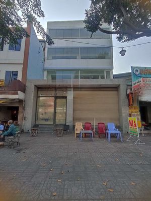 Cho thuê nhà văn phòng.Bình Tân  5 lầu trống suốt