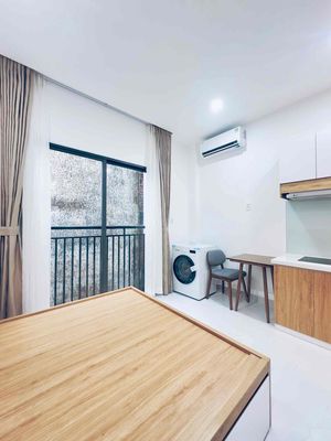 Cho thuê căn hộ có bancong - rộng 25m2 - Đường Cách Mạng Tháng 8
