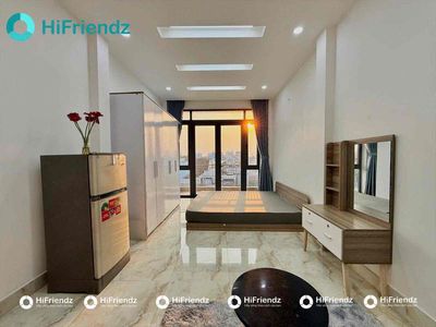 CHO THUÊ CĂN HỘ STUDIO BAN CÔNG 30m2 FULL NỘI THẤT , THANG MÁY SÁT Q10