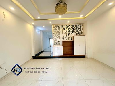 Nhà 2 lầu 5x18 khu an ninh gần UBND Quận 12