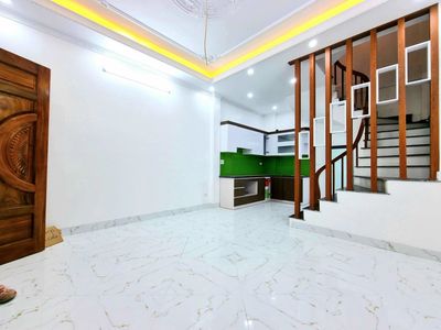 CHO THUÊ NHÀ NGUYÊN CĂN TRẦN CUNG. 60M2 X 3 TẦNG. VÀO Ở NGAY