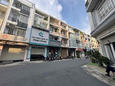 Mặt Tiền Hoa Cúc Phú Nhuận 4 Tầng trống suốt 35 triệu