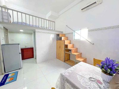 CHO THUÊ PHÒNG TRỌ GÁC CAO - CỬA SỔ FULL NỘI THẤT - THANG MÁY