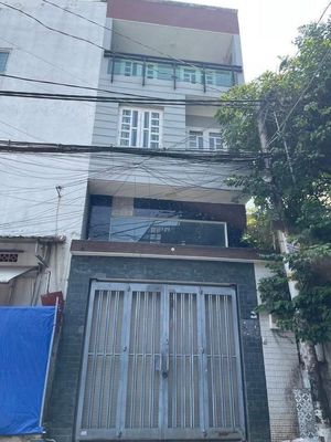 Cho thuê nhà 4 phòng ngủ đường xe tải 