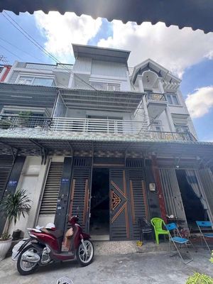 Nhà 2 Lầu 4 Phòng Ngã 4 Nước Đá