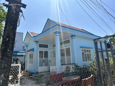 Cho thuê nhà sân vườn rộng 300 m2