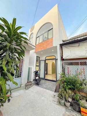Nhà lầu mới 100% 2 phòng hẻm gần chợ An Hoà