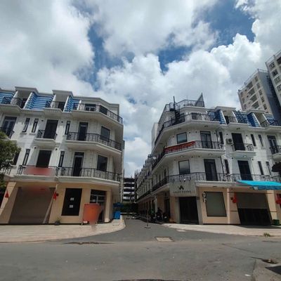 CHO THUÊ NHÀ GÓC 2MT 1 TRỆT 3 LẦU Q. TÂN PHÚ