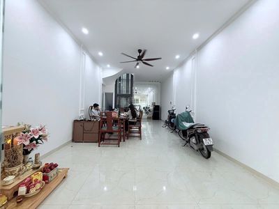 Nhà ngõ 3 phố Phạm Tuấn Tài - DT 55m2 x 6 tầng, nhà mới có Thang Máy