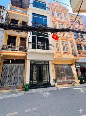 CHO THUÊ NHÀ NGUYỄN NGỌC NẠI – Ô TÔ TRÁNH 6 Tầng – THANG MÁY MỚI
D