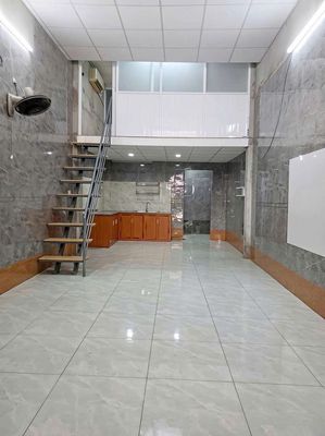 Nhà 5m thông. 4*17. gác lửng. xe hơi vào nhà 