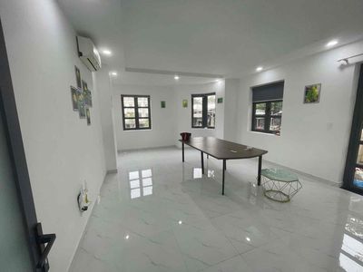 Cho thuê văn phòng căn góc Cityland #7triệu500