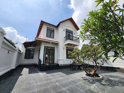 BIỆT THỰ SÂN VƯỜN GẦN ĐƯỜNG HIỆP BÌNH
