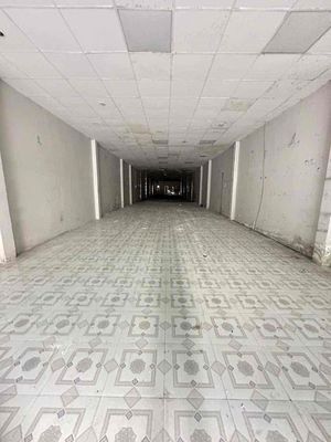 cho thuê nhà mặt tiền bàu cát tân bình. DT: 7m x 50m trống suốt 55tr