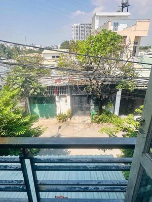 Cho thuê nhà 2 tầng hẻm xe hơi Gò Cát