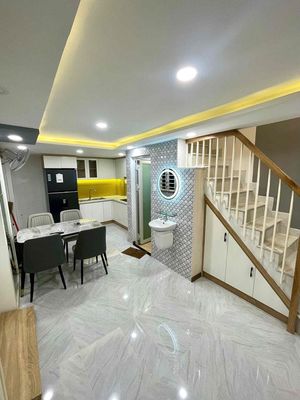 NHÀ NGUYÊN CĂN FULL NỘI THẤT HUỲNH VĂN BÁNH 2PN2WC, CHỈ 11tr Ở GĐ,KDOL