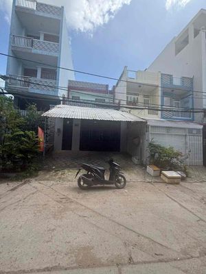 nhà thuê DT 300m Bùi tư toàn an lạc bình Tân giá 13tr