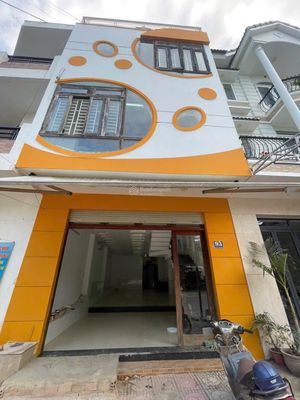 Cho thuê nguyên căn gần 400m sử dụng, 4 tầng 